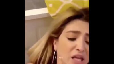 Acabaste de te vir na tua irmã?