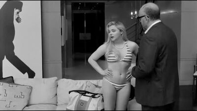 Chloe Grace Moretz em biquíni