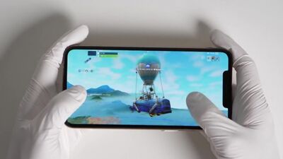 [TheRelaxingEnd] Unboxing dei nuovi iPhone XS e XS Max (oro e argento) + Fortnite Battle Royale + Apple Watch Series 4