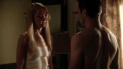 Rachel Skarsten nue - Transporter : La série, saison 1, épisode 3 (2012) HD 1080p