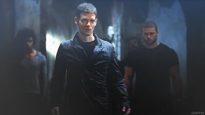 Klaus, Hayley, Hope {um lar para vocês}