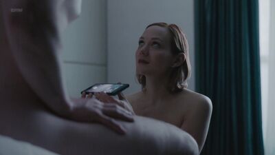 Louisa Krause nago, Anna Friel (nn) – The Girlfriend Experience – s02e05 (USA 2017) / Louisa Krause, Anna Friel – Dziewczyna na zamówienie