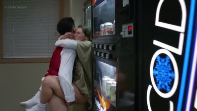 Yael Stone - Orange Is the New Black S03E13 (2015) Nue ? Sexy ! Regarder en ligne