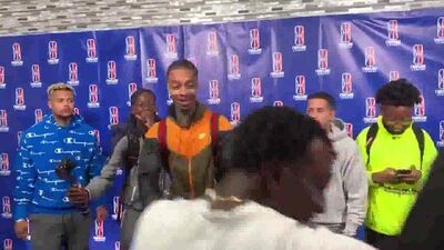 E aí, tripulação do Flight Crew FTC - TRIPULAÇÃO DO FLIGHT CREW, DE PÉ! - - @Flight23White a dar tudo pelos fãs - - NBA2KLeagueShowcase (1) (2).m