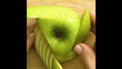UM BELO ARRANJO DE FRUTAS E LEGUMES
