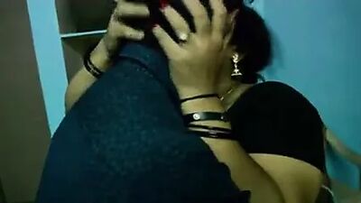 Télugo: Tia gordinha seduz um rapazinho