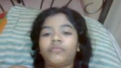 Uma rapariga lésbica com uma rata bonita