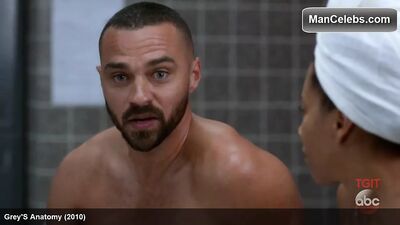 Jesse Williams nua em Anatomia de Grey