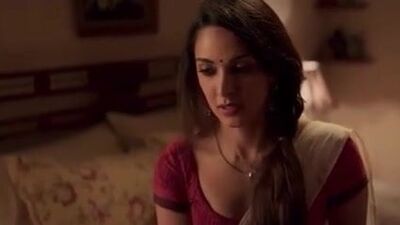 Un sensuale assolo con il vibratore di Kiara Advani