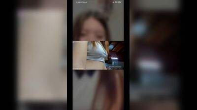 Kiarafonseca mostra la figa in uno spettacolo erotico in diretta