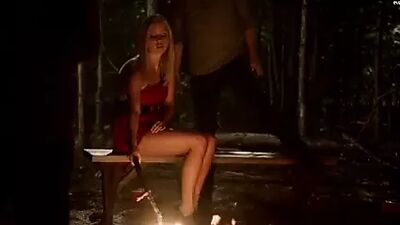 Claire Holt - Les Chroniques des vampires s03e03-15