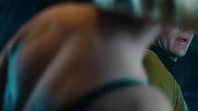 A Alice Eve não quer que vejas a sua roupa interior