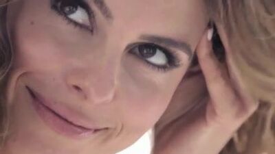 Sessão fotográfica com Maria Menounos sobre a saúde das mulheres