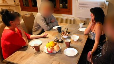 Я ВИТЯГНУЛА ЙОГО ГІГАНТСЬКИЙ ЧЛЕН У РЕСТОРАНІ! ЕКСТРЕМАЛЬНИЙ ПУБЛІЧНИЙ СЕКС!