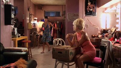 Demi Moore - Strip-tease (1996)