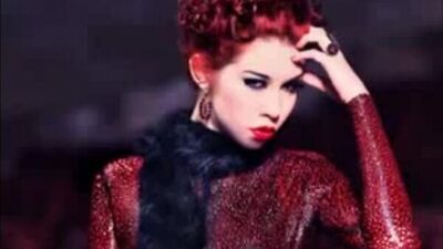 ALINA (Alina Stalina, mannequin fétichiste russe)