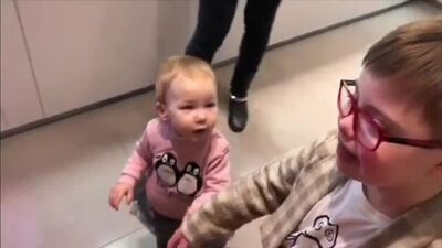 O nome dela é Evelina, e o rapaz de fato não teve hipótese
