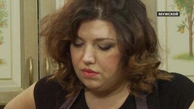 Ekaterina Skulkina przygotowuje potrawkę z serc kurczaka. Moja Kuchnia 83