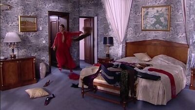 Ekaterina Yudina nue dans la série « Bandits de Saint-Pétersbourg 8. Le Terminal » (2006) - Épisode 12 (HDTV 1080i)