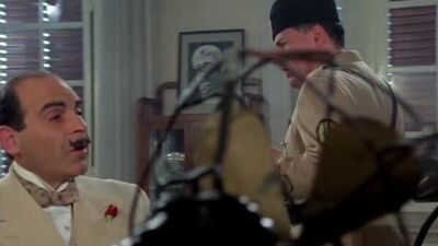 6. Poirot di Agatha Christie. Il triangolo di Rodi (Inghilterra. Giallo. 1989)