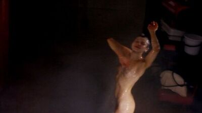 Elena Polyakova nua no filme «Efeito de Estufa» (2005, Valery Akhadov)