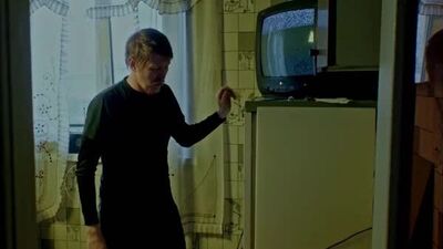 Жаман (Шығыс аудан) – MASS DISTRAction (Ересек болу қиын)