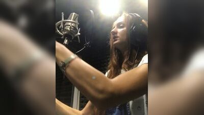 Актриса Анастасия Фомичева