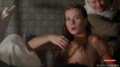 Yulia Vysotskaya desnuda en la película «El león en invierno» (2003, Andrei Konchalovsky)