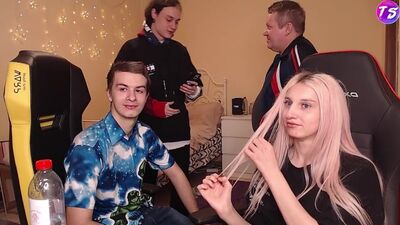 [Twitch Squad] РЕАКЦІЯ ТАТА НА ДАШУ КОРЕЙКУ ІВАН ЗОЛО ЗУСТРІЧАЄТЬСЯ З ДАШЕЮ КОРЕЙКОЮ НЕКОГЛАЙ СТРИМ