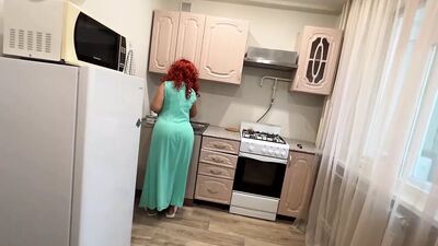 Mature Lady with Big Ass got on Her Knees and Allowed Anal Sex