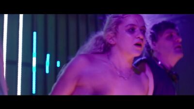 Morgan Saylor nago – „White Girl” (2016) HD 1080p – obejrzyj online / Morgan Saylor – „White Girl”