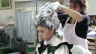 Upright Shampooing – Japanese Girl