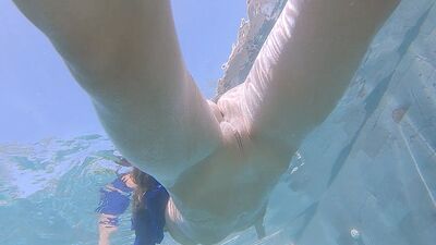 Kate underwater