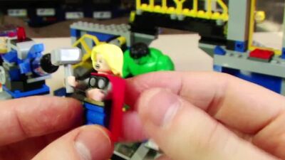 LEGO 76018 Hulk Lab Smash – Mikro Brickworm (Pixel_Devil)