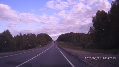 Ciężarówka jadąca z przeciwka