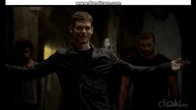 Klaus chasse les vampires, saison 1, épisode 8 – Les Anciens #klaus#obovsem#lespremiersnés#lesanciens#klausmichaelson