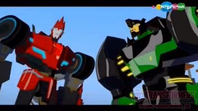 3 Anúncio de «Transformers: Robôs Disfarçados» no canal «Karusel»