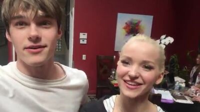 Dav Cameron y Mitchell Hope están grabando nuevas canciones para «Los herederos 2»