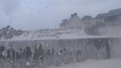A tempestade deu origem a uma festa de espuma nas ruas da cidade francesa