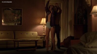 Али Лартер «Crazy» (2008, режиссері Рик Бибер) фильмінде жалаңаш күйде көрінеді 1080p