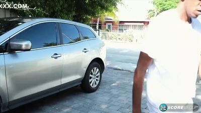 Seka Black está à procura de uma boa foda inter-racial