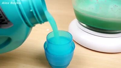 Du slime au mixeur ! Comment faire du slime sans se salir les mains ! Slime moelleux. alex boyko