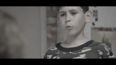 Um vídeo sobre a mãe que nos faz chorar, com um final inesperado