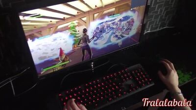 Wenn du deine Freundin dabei erwischst, wie sie FORTNITE spielt! Tralalabala – VOLLER SEX-LIFE