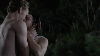 Hannah Monson Sexy - Glitch (2015) T1E04 (1080p)