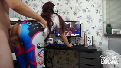 MissBanana ???? A D.Va a dar uma rapidinha enquanto joga