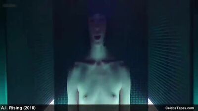 Stoya: sceny z nagimi postaciami z przodu oraz romantyczne sceny erotyczne z filmów