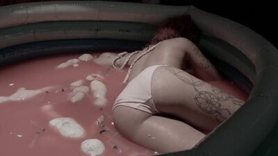 Whitney Moore, Marissa Merrill, Phoenix Askani desnudos - Another Yeti: una historia de amor, la vida en las calles (EE. UU., 2017) 1080p