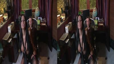 Une superbe brune se fait baiser en 3D