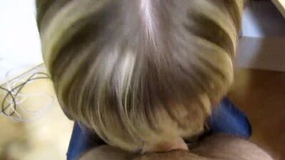 Ha fatto un cunnilingus a una collega (video porno amatoriale russo fatto in casa, balie, incesto, adolescenti, sesso anale, mature, moglie) porno su VK